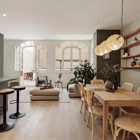 Peten - 3 Bedrooms, Terrace And Balcony In Gracia Barcelona